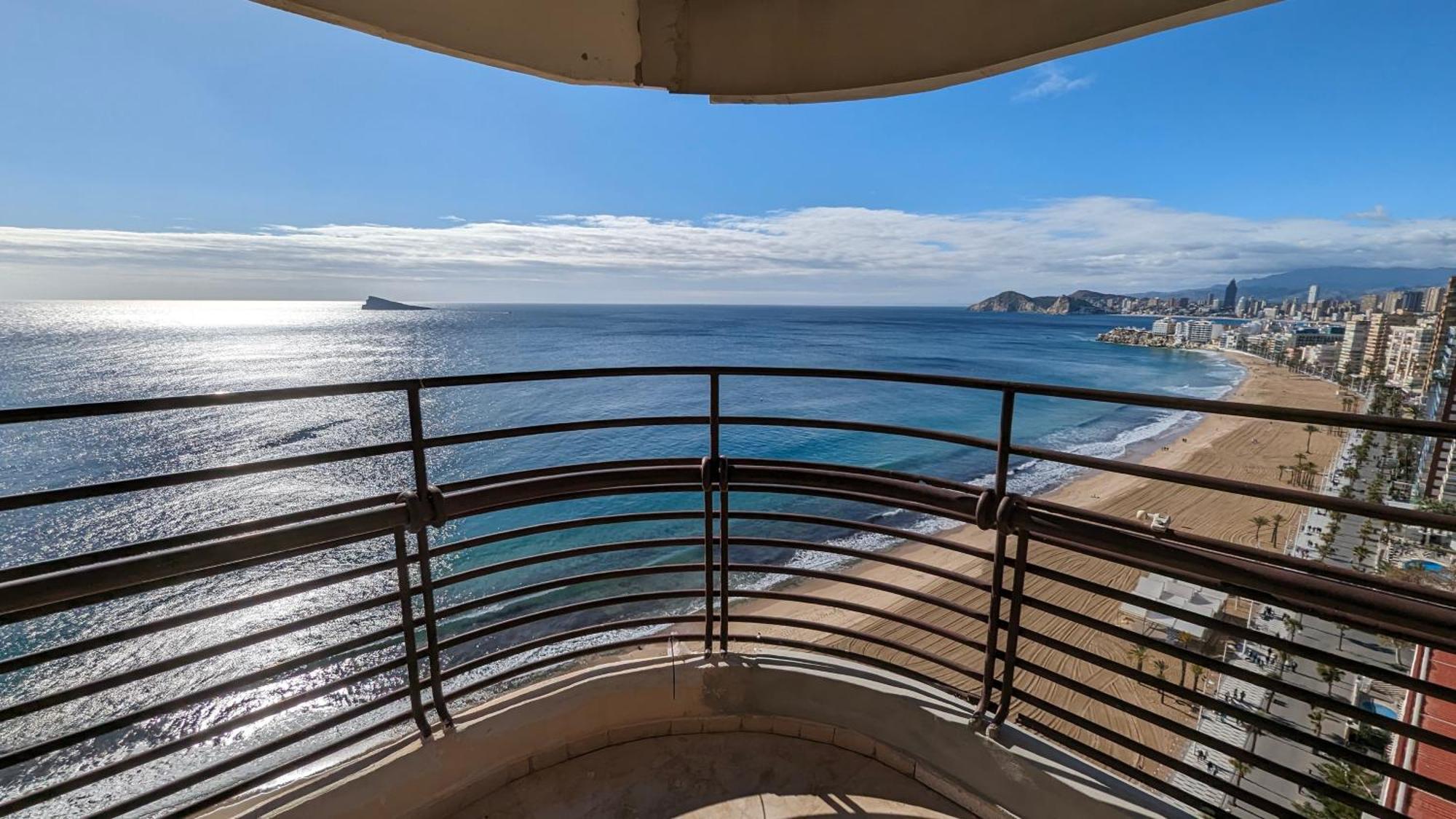 Las Arenas Sea Front Apartments Benidorm Exterior foto