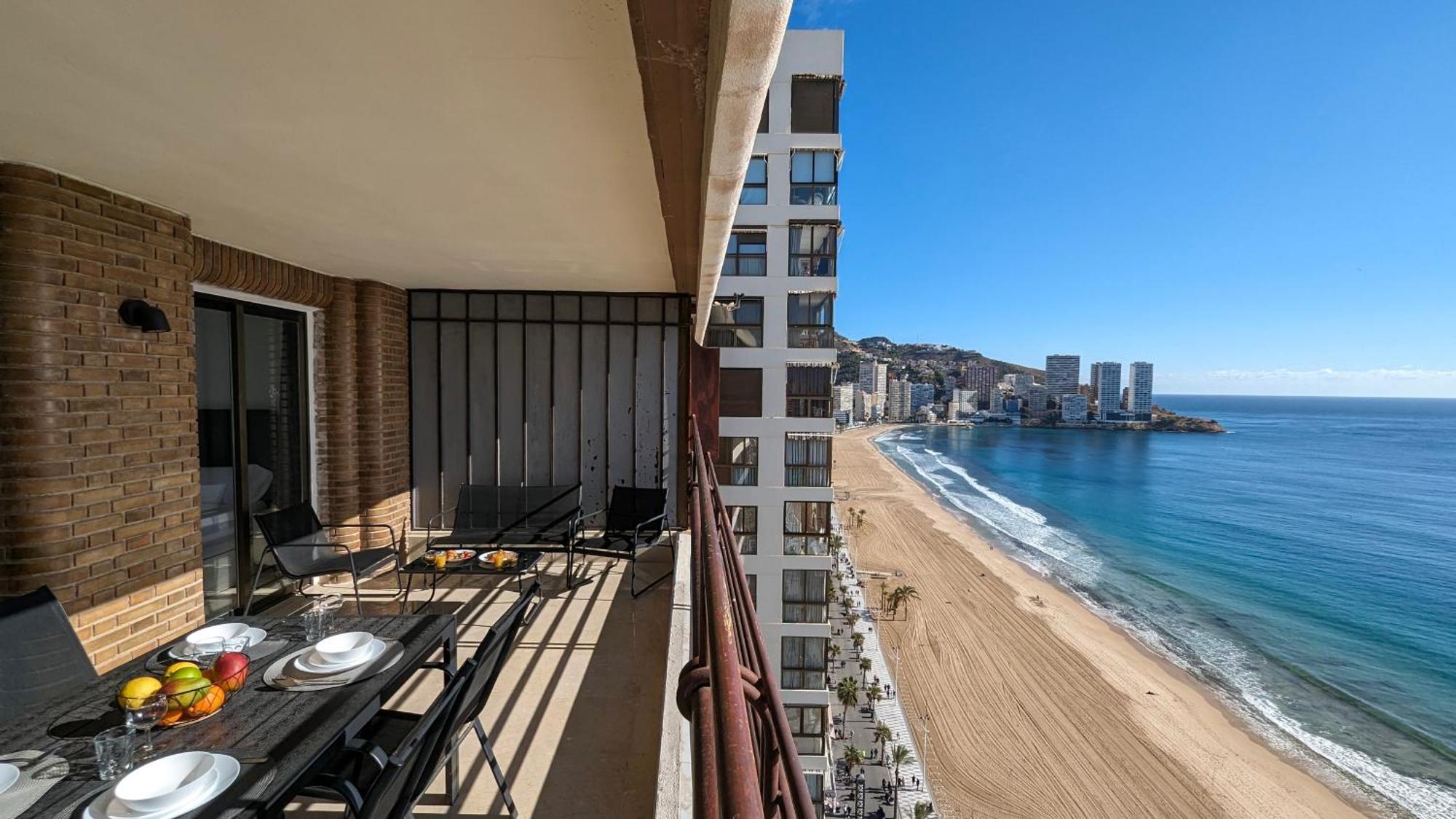 Las Arenas Sea Front Apartments Benidorm Exterior foto