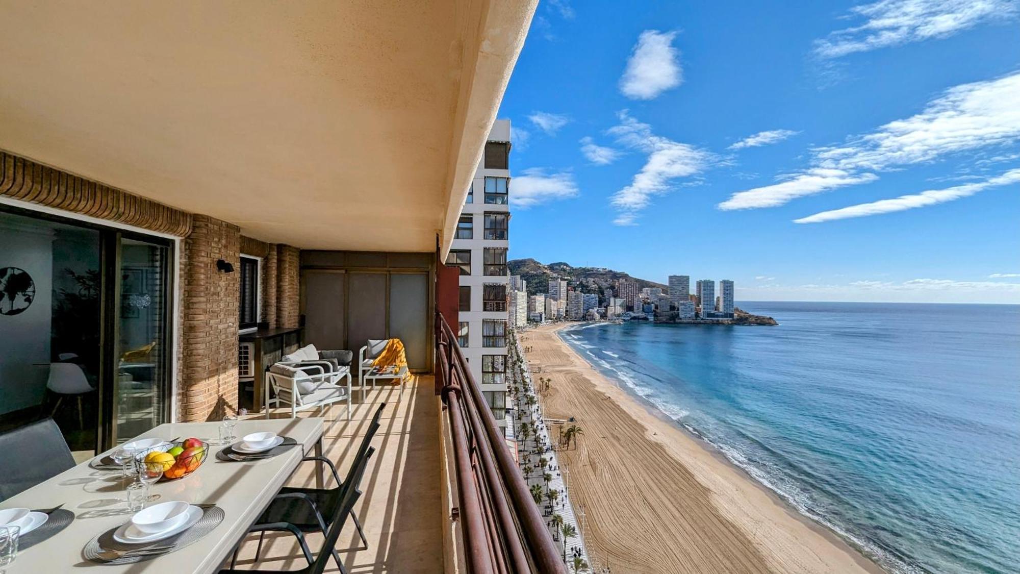 Las Arenas Sea Front Apartments Benidorm Exterior foto